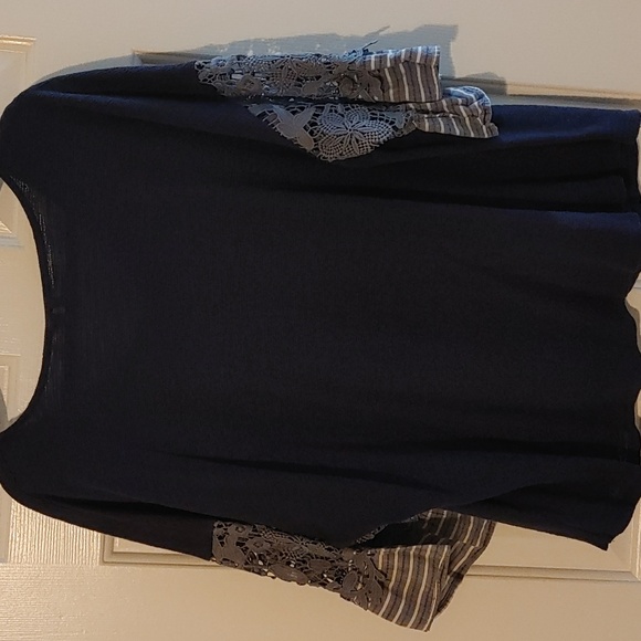 Navy Top with Lace and Striped Sleeves Size 22/24W Business Casual Leisure - Picture 6 of 7
